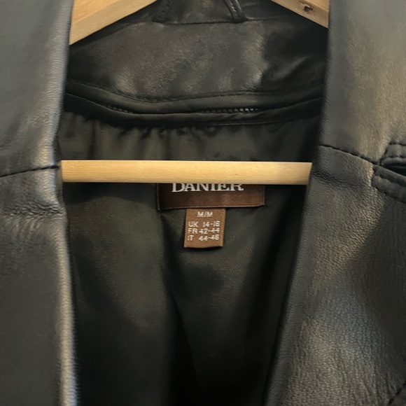 Danier leather jacket - Picture 3 of 3